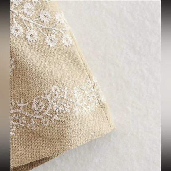 Classy Cool Girl Casual Embroidered Shorts - Picture 13 of 16